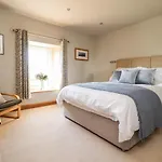 Moss Side Retreat * Skipton